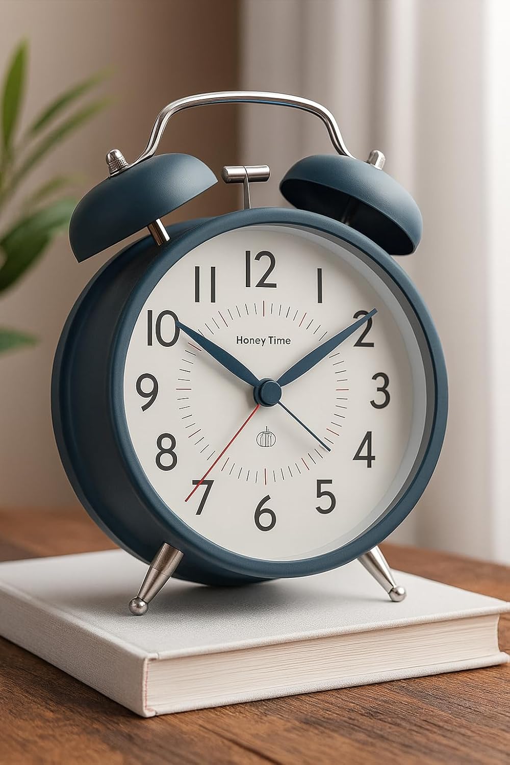 Metal Analog Alarm Clock, Loud Twin Bell Table Clock with Backlight 4.5-inch (Metal Green Big)