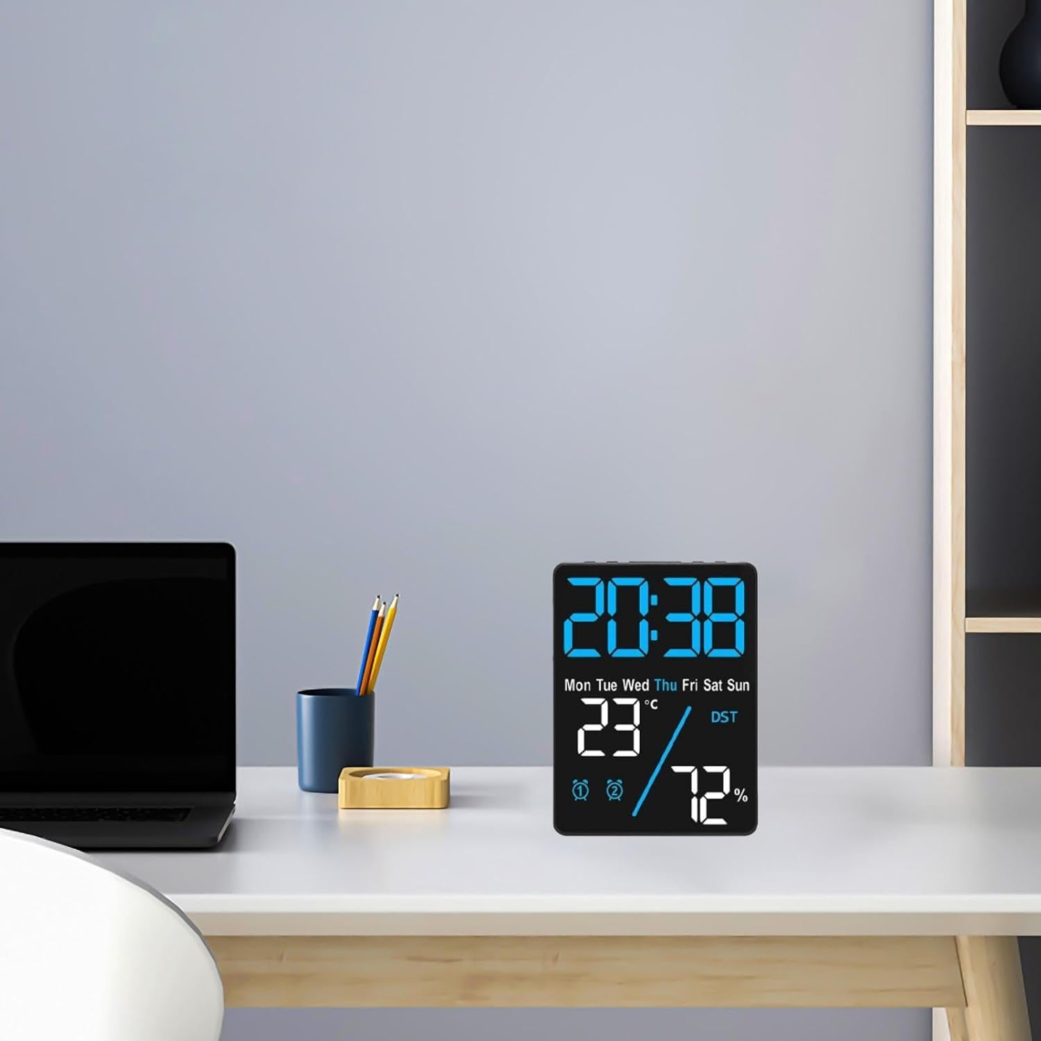 Digital Alarm Clock Table Clock, Temperature and Humidity Monitor Compact Desk Clock (12Cm * 9 Cm)